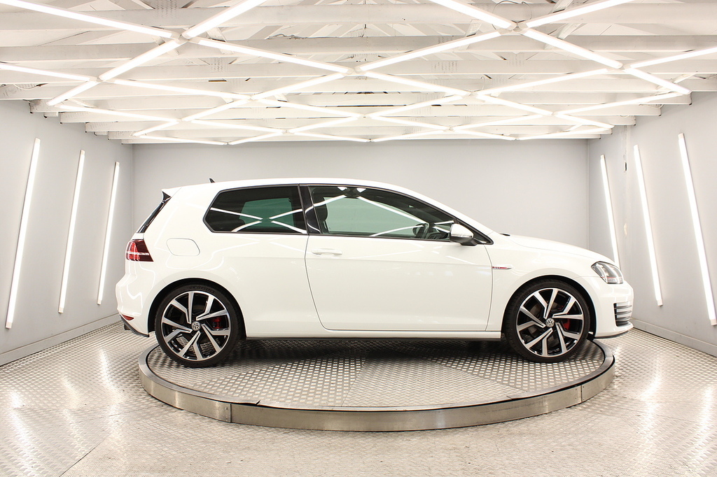 Volkswagen Golf Hatchback PG16HWT White