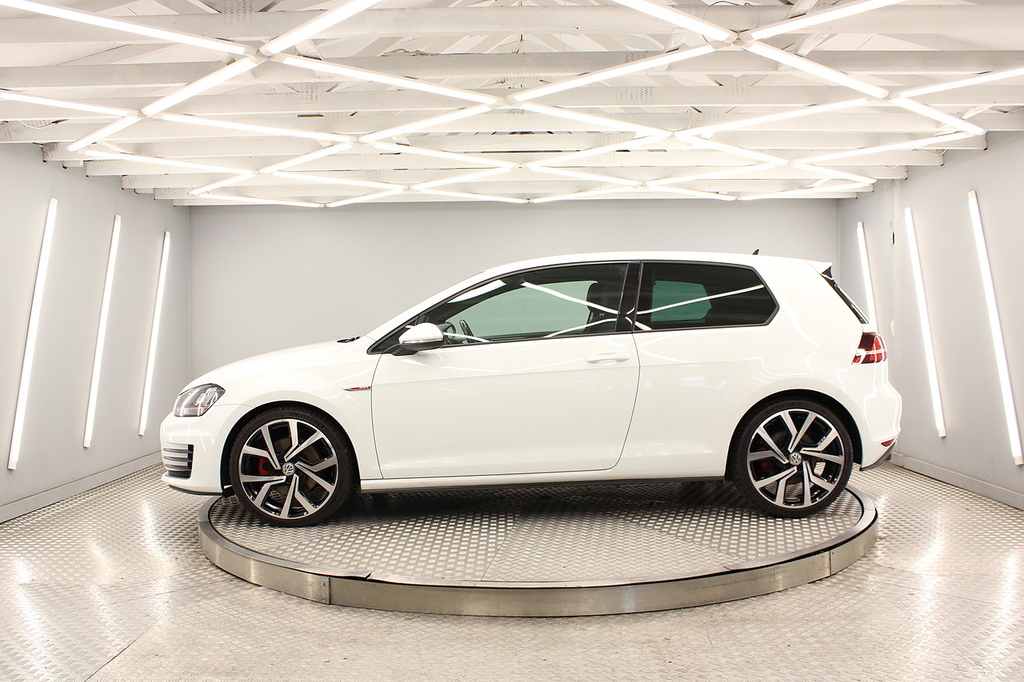Volkswagen Golf Hatchback PG16HWT White #2