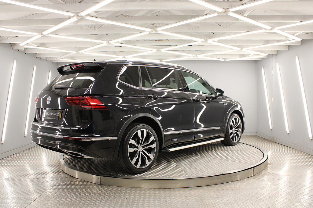 Volkswagen Tiguan Allspace Suv SB18CJO Black #4