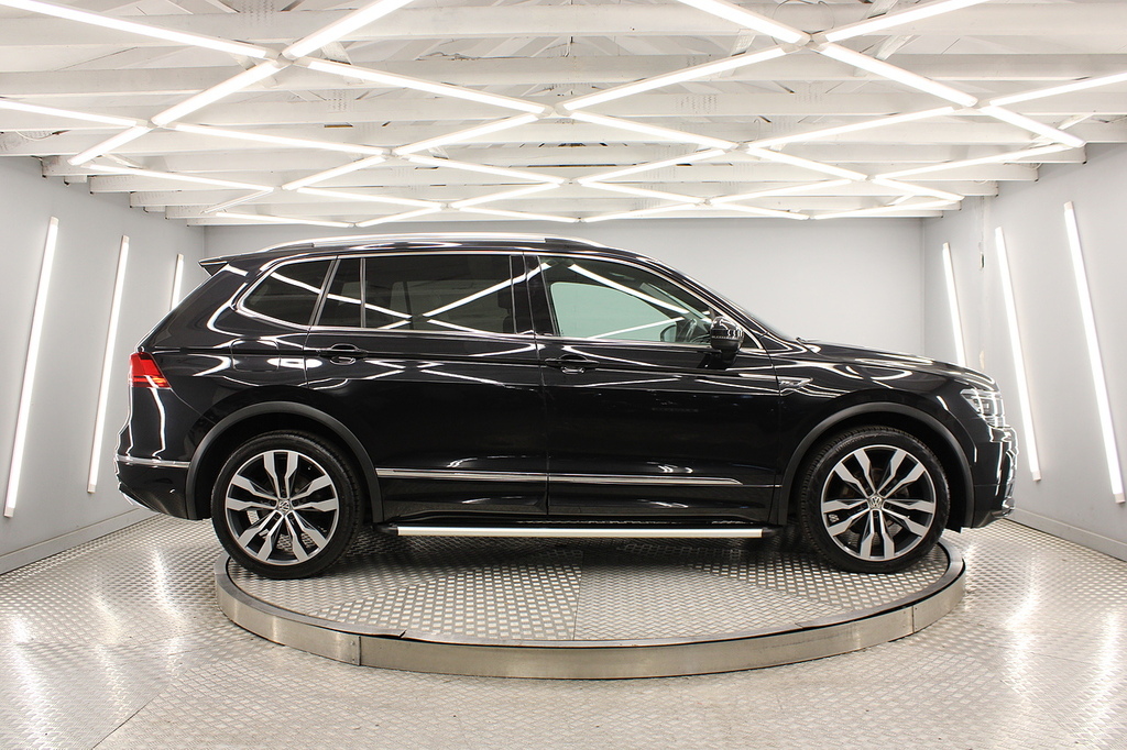 Volkswagen Tiguan Allspace Suv SB18CJO Black #2