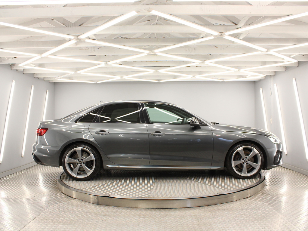 Audi A4 Black Edition KR20NBY Grey