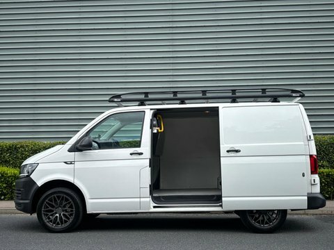 Volkswagen Transporter T30 Tdi P BJ17CKX White #5