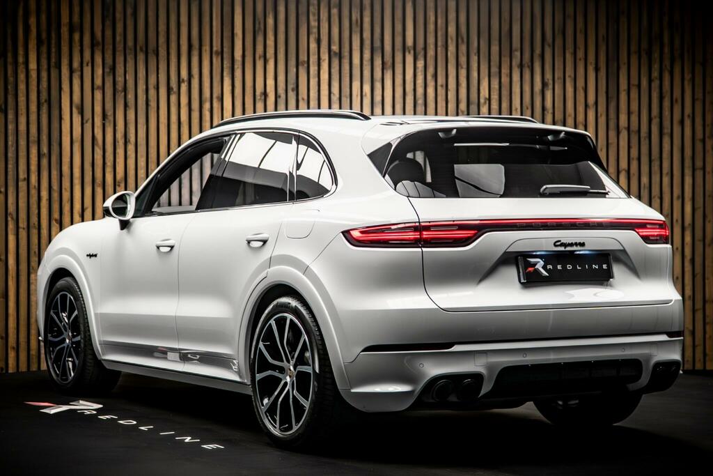 Porsche Cayenne 3.0 V6 E-hybrid 17.9Kwh Platinum Edition Tiptronic YX23ZPW White #3