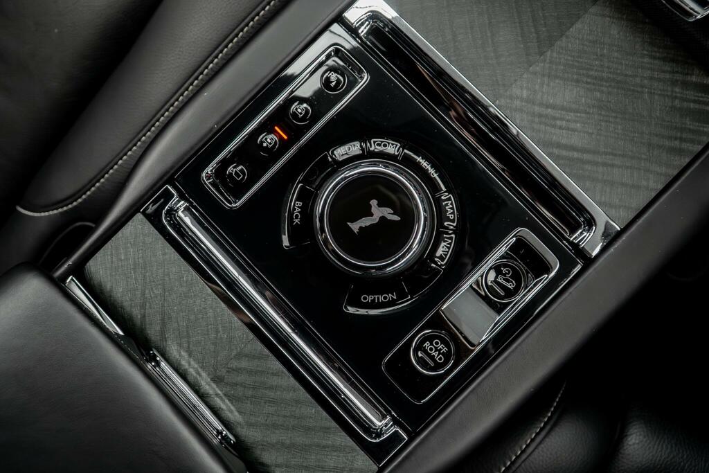 Rolls-Royce Cullinan 5dr Auto Black #46