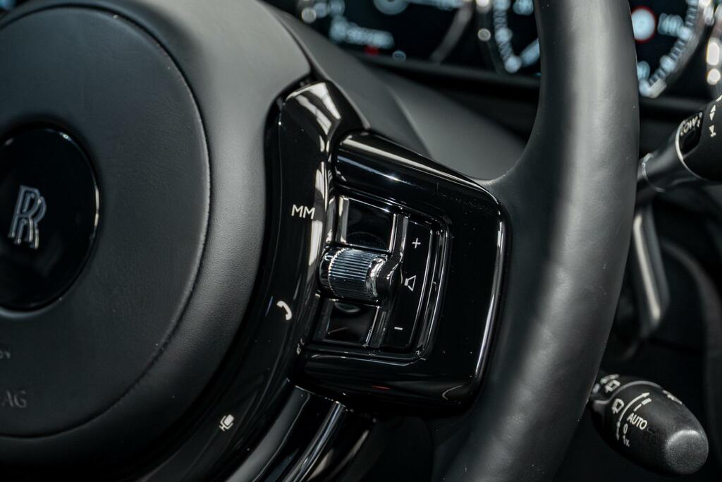 Rolls-Royce Cullinan 5dr Auto Black #39