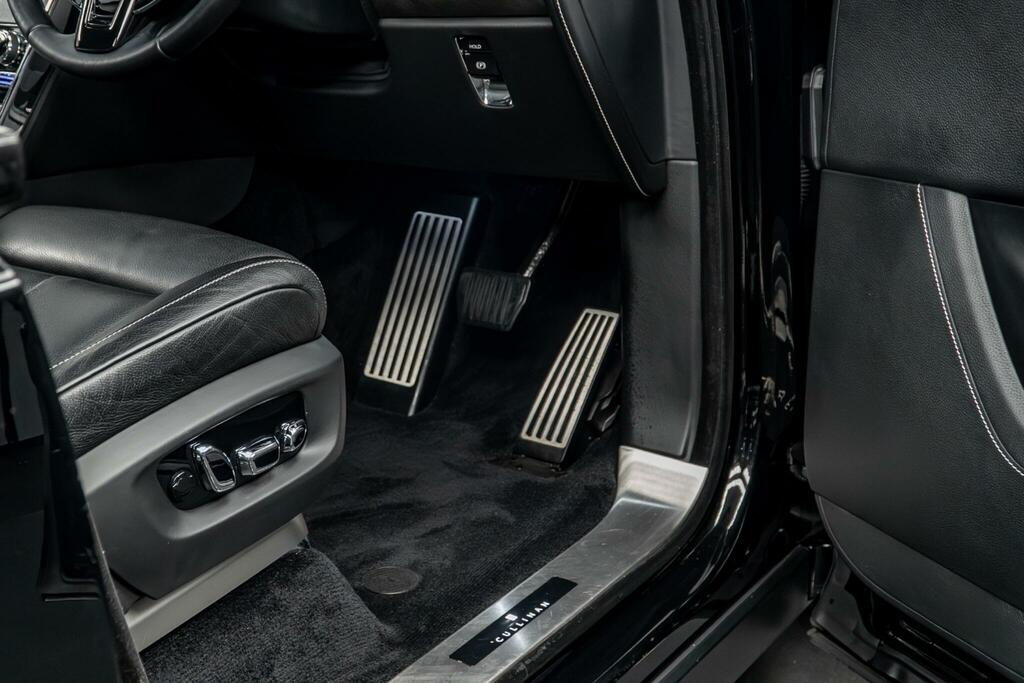 Rolls-Royce Cullinan 5dr Auto Black #48