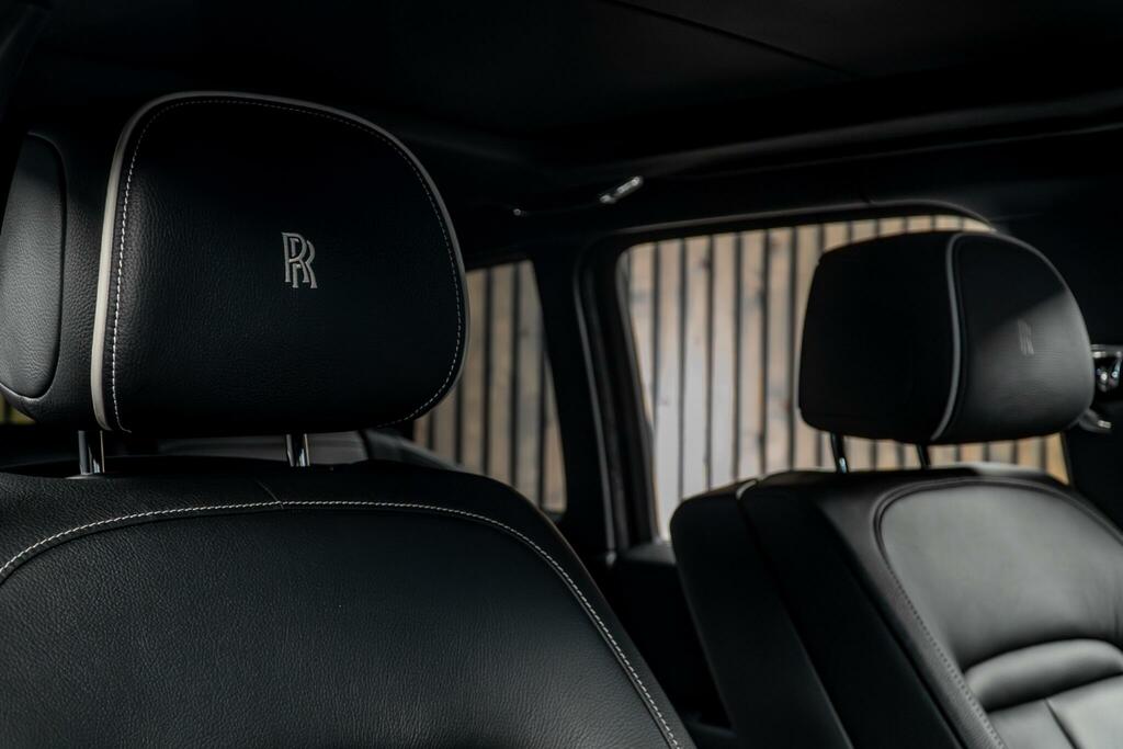 Rolls-Royce Cullinan 5dr Auto Black #37