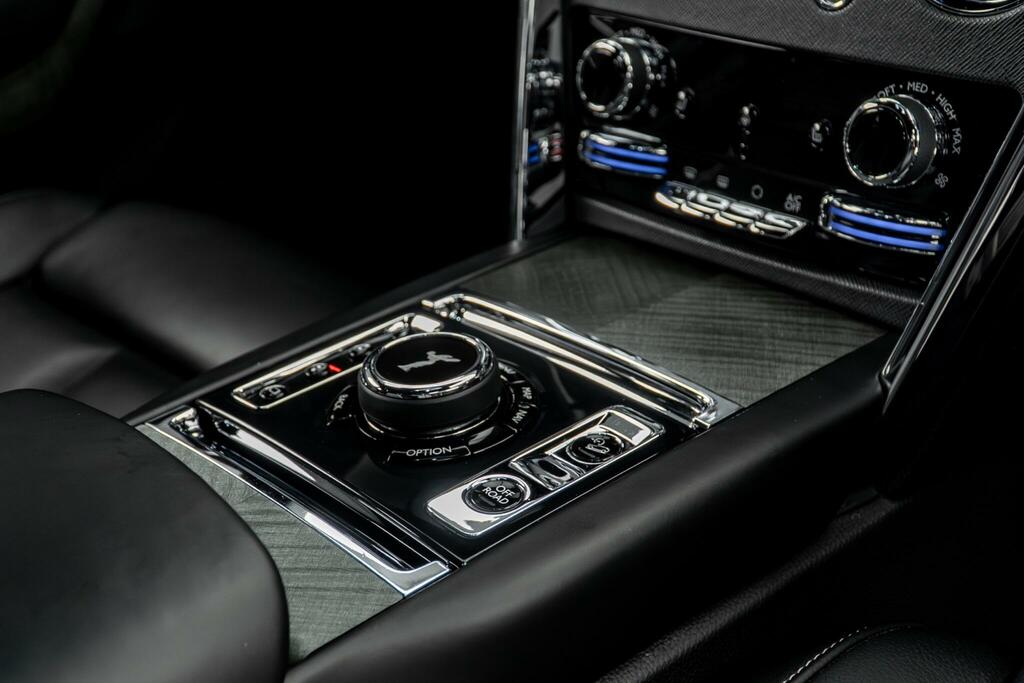 Rolls-Royce Cullinan 5dr Auto Black #34