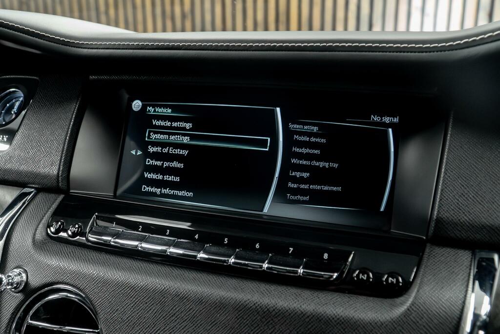 Rolls-Royce Cullinan 5dr Auto Black #42