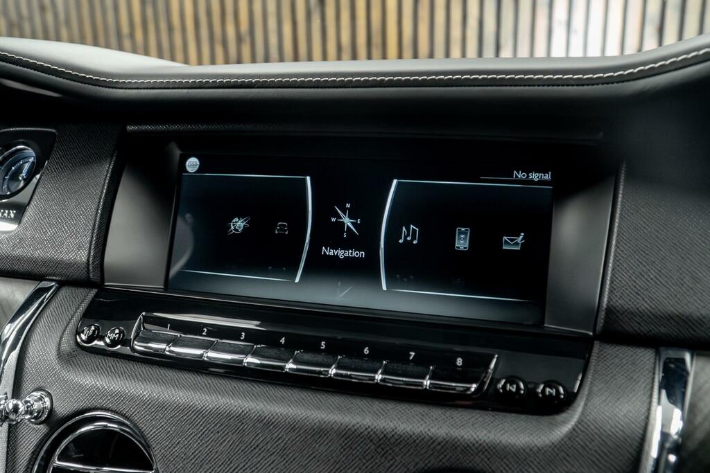 Rolls-Royce Cullinan 5dr Auto Black #38