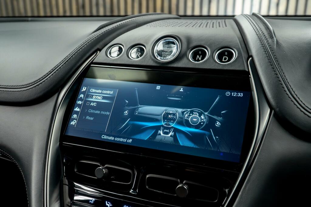 Aston Martin DBX V8 Grey #30