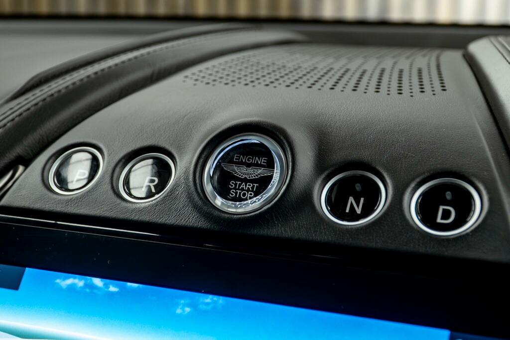 Aston Martin DBX V8 Grey #40