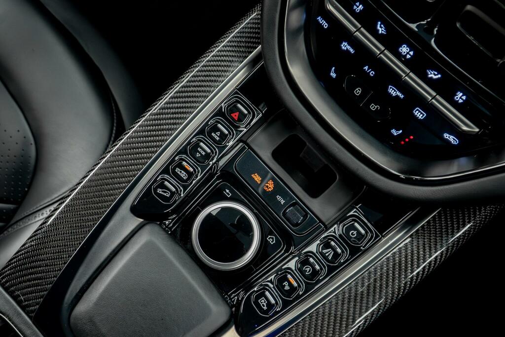 Aston Martin DBX V8 Grey #41