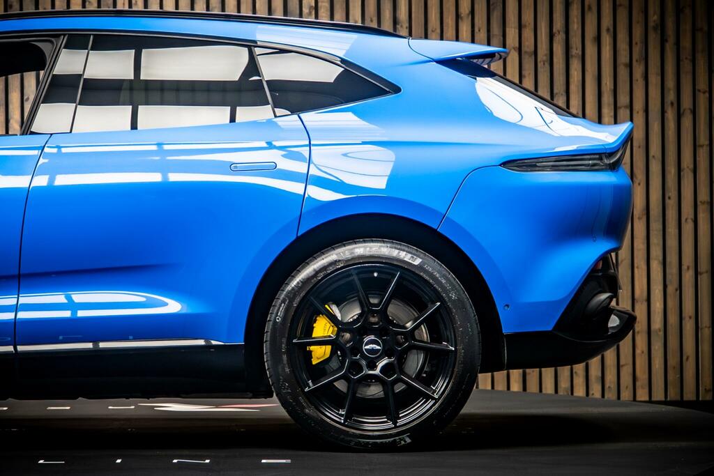 Aston Martin DBX V8 Grey #18
