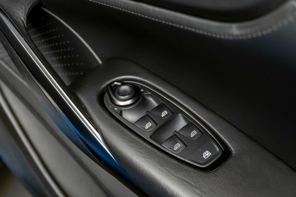 Aston Martin DBX V8 Grey #32