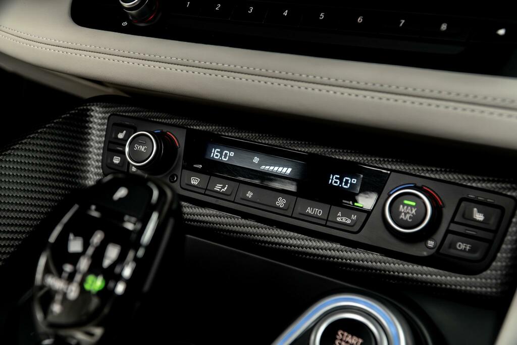 BMW i8 2dr Auto Grey #33