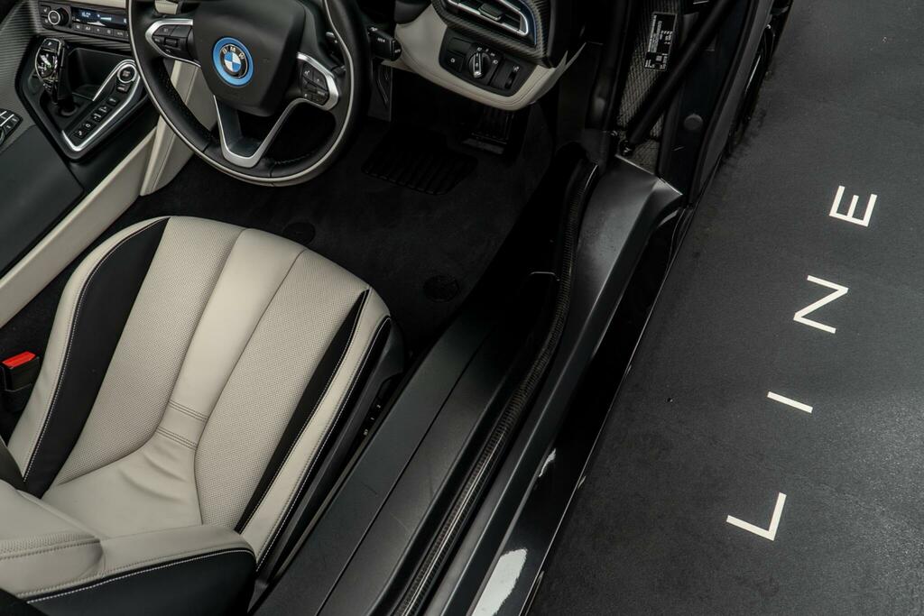 BMW i8 2dr Auto Grey #32