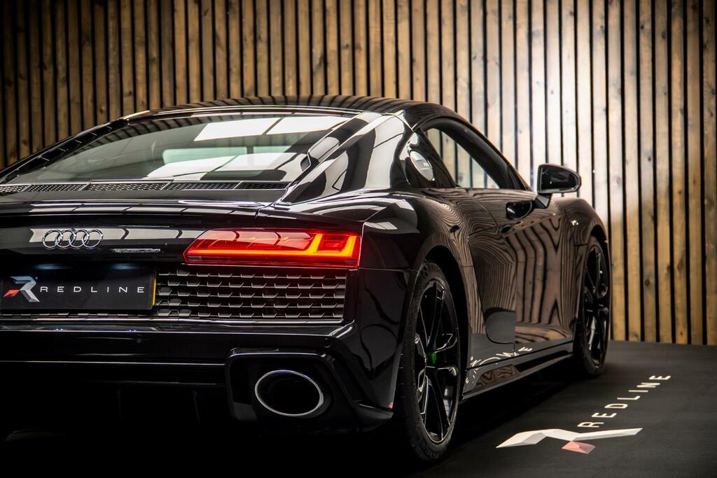Audi R8 Audi Spyder 5.2 Fsi V10 Quattro Performance Ed White #21