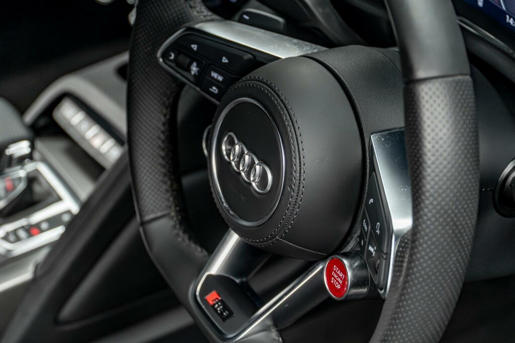 Audi R8 Audi Spyder 5.2 Fsi V10 Quattro Performance Ed White #36