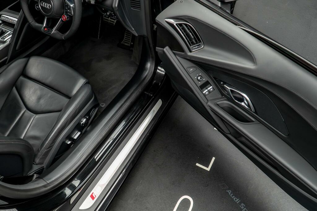 Audi R8 Audi Spyder 5.2 Fsi V10 Quattro Performance Ed White #29