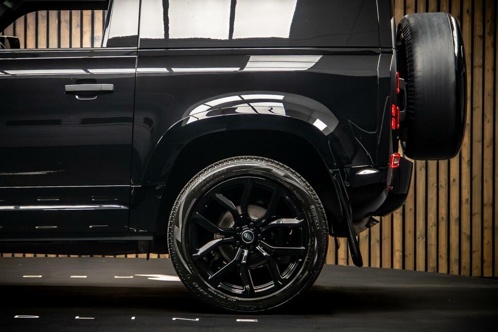 Land Rover Defender 90 X-dynamic Hse Black #18