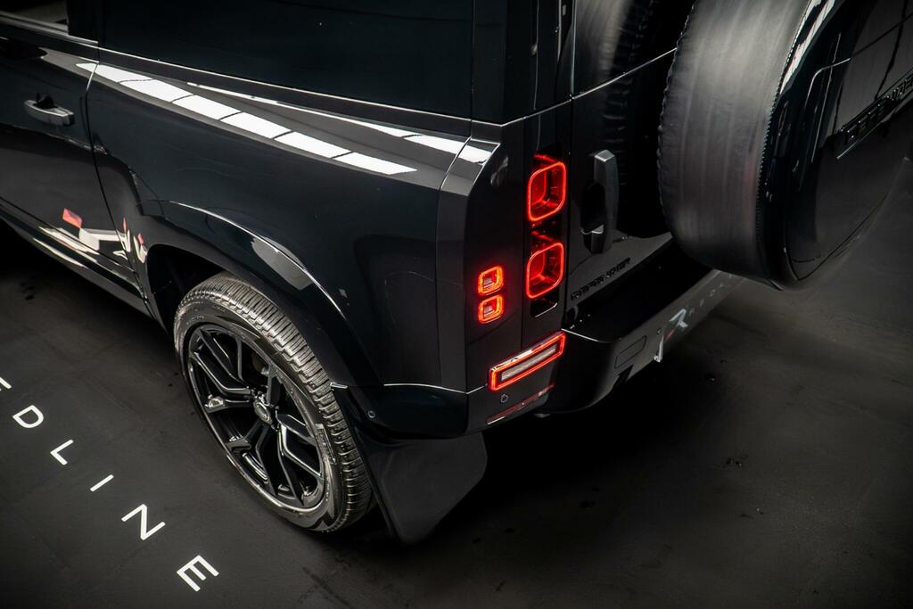 Land Rover Defender 90 X-dynamic Hse Black #19