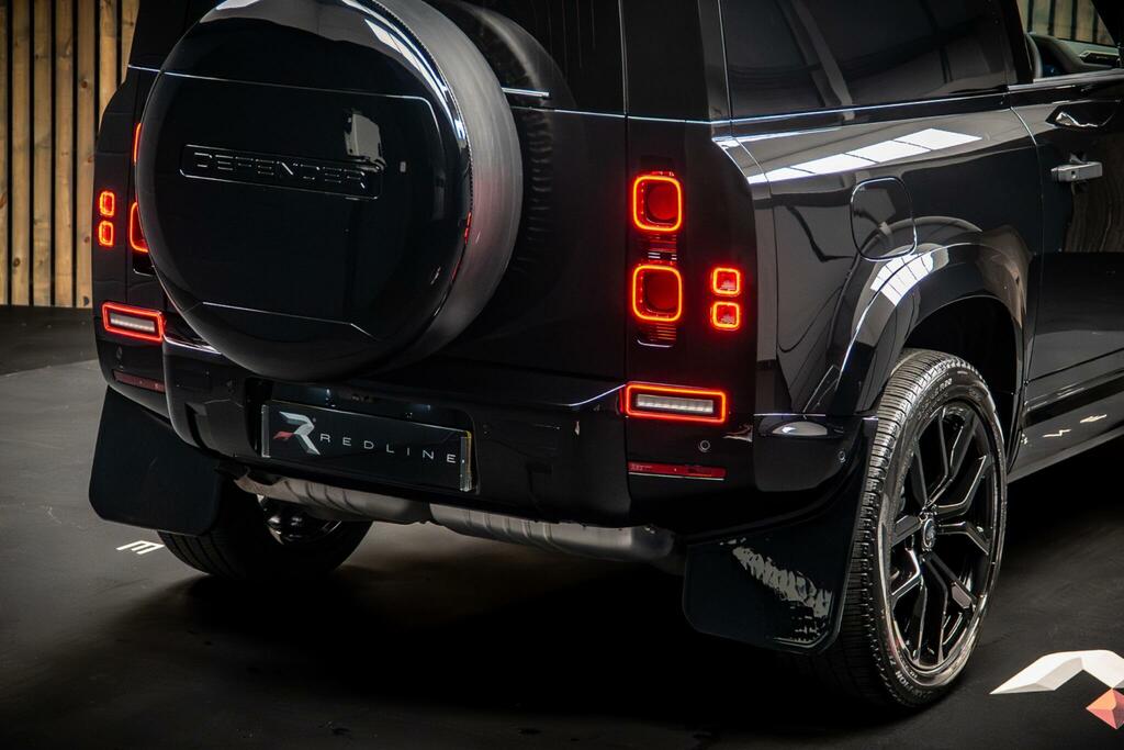 Land Rover Defender 90 X-dynamic Hse Black #22