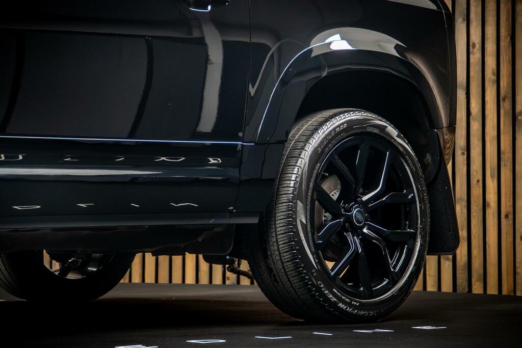 Land Rover Defender 90 X-dynamic Hse Black #16