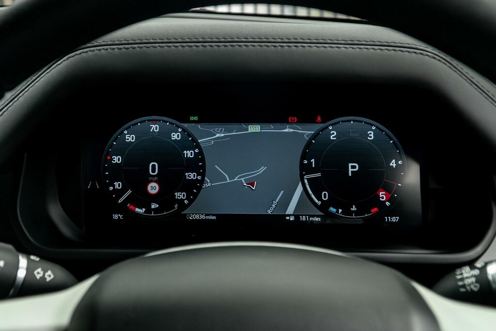 Land Rover Defender 90 X-dynamic Hse Black #35