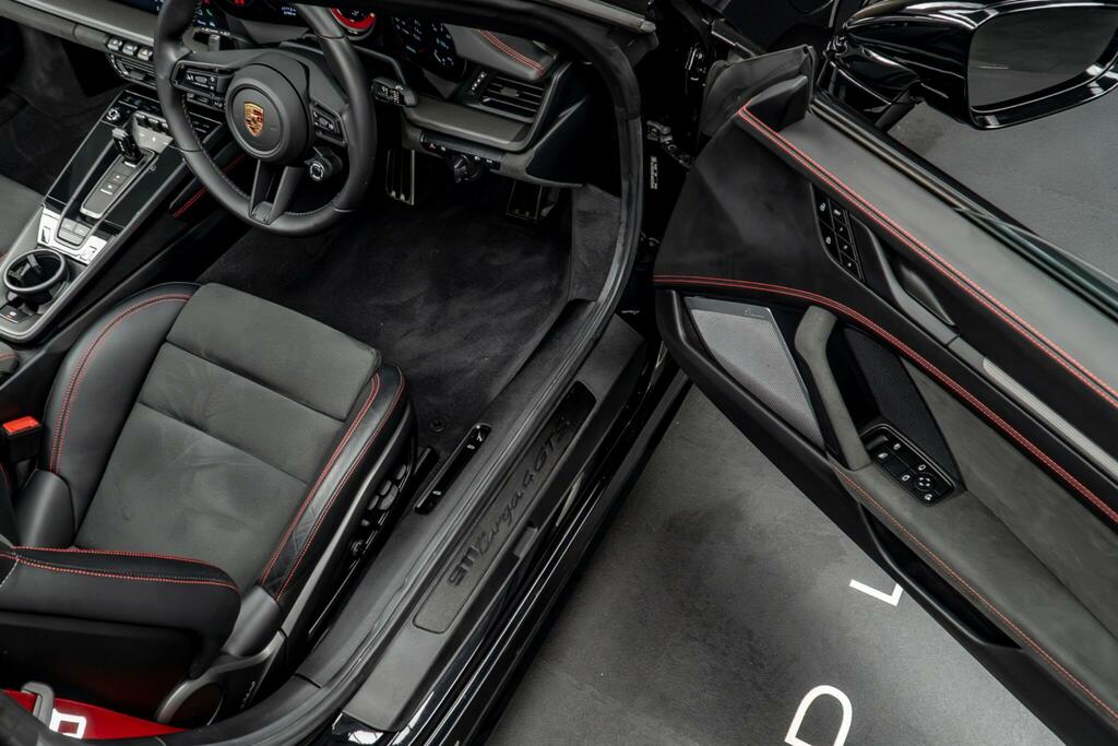 Porsche 911 3.0T 992 4 Gts Targa Pdk 4Wd Euro 6 Ss YX73ZXM Black #2