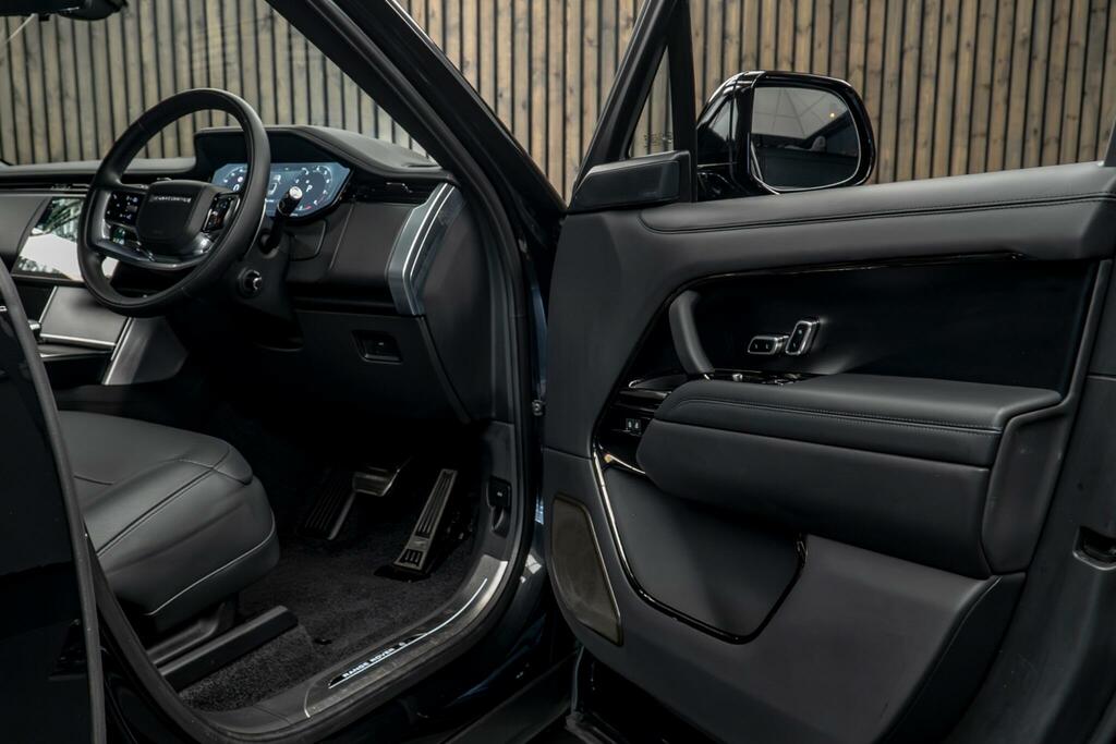 Land Rover Range Rover 4.4 P615 V8 Sv Black #31