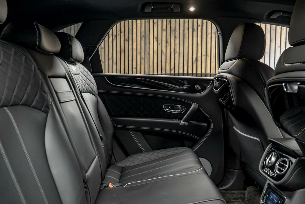 Bentley Bentayga 4.0 D Grey #46
