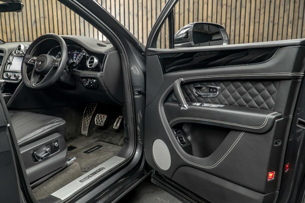 Bentley Bentayga 4.0 D Grey #31