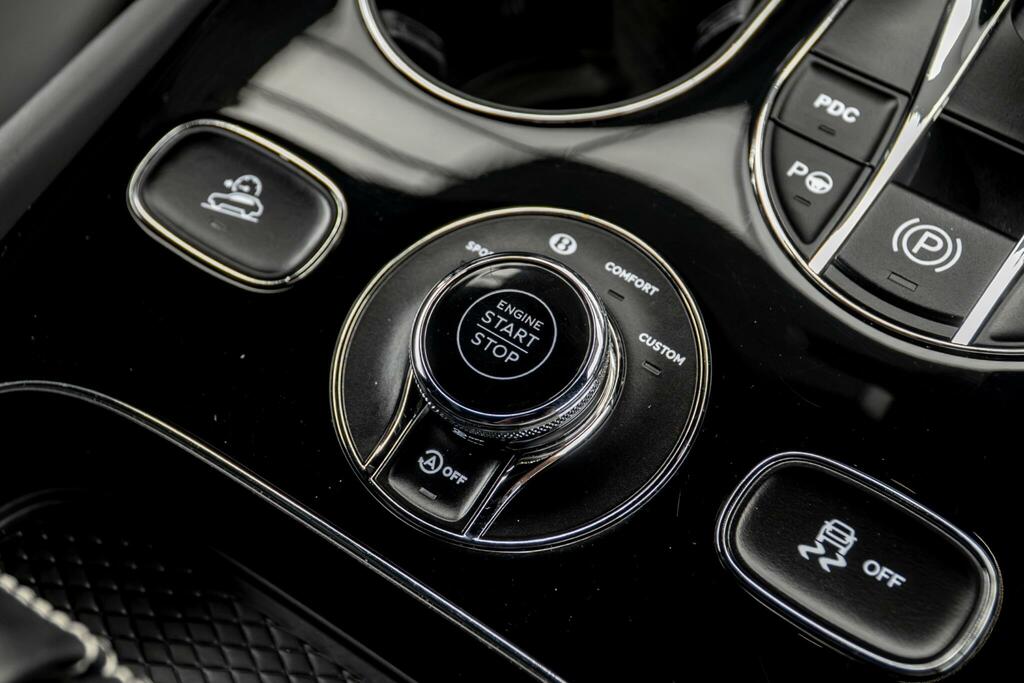Bentley Bentayga 4.0 D Grey #41