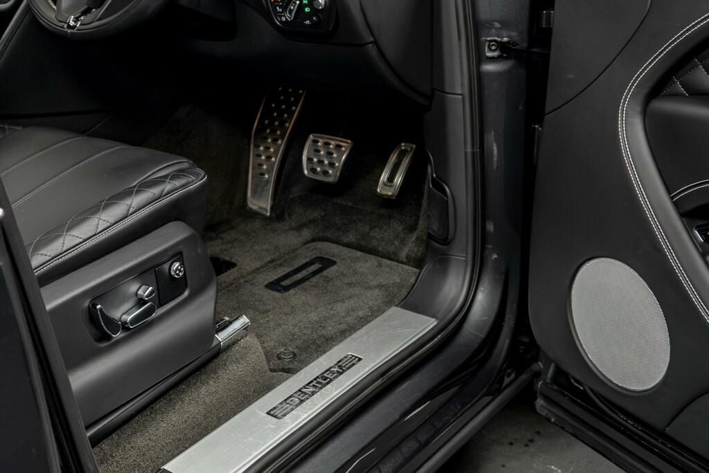 Bentley Bentayga 4.0 D Grey #43
