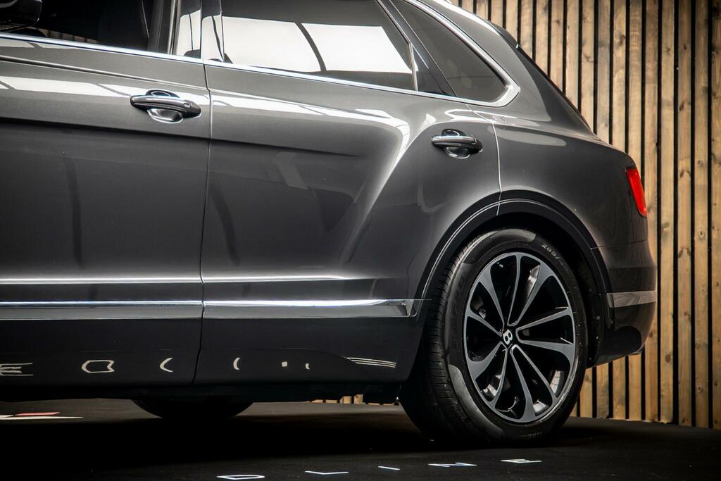 Bentley Bentayga 4.0 D Grey #16