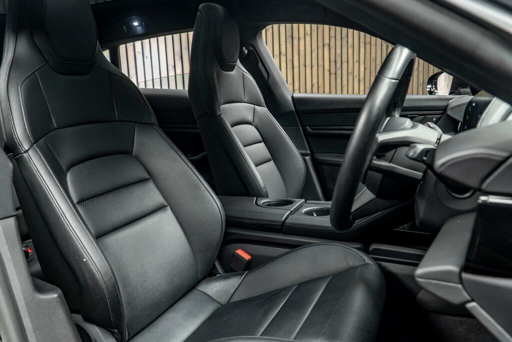 Porsche Taycan Performance Plus 93.4Kwh 4 Cross Turismo 4Wd ML72FJJ Black #2