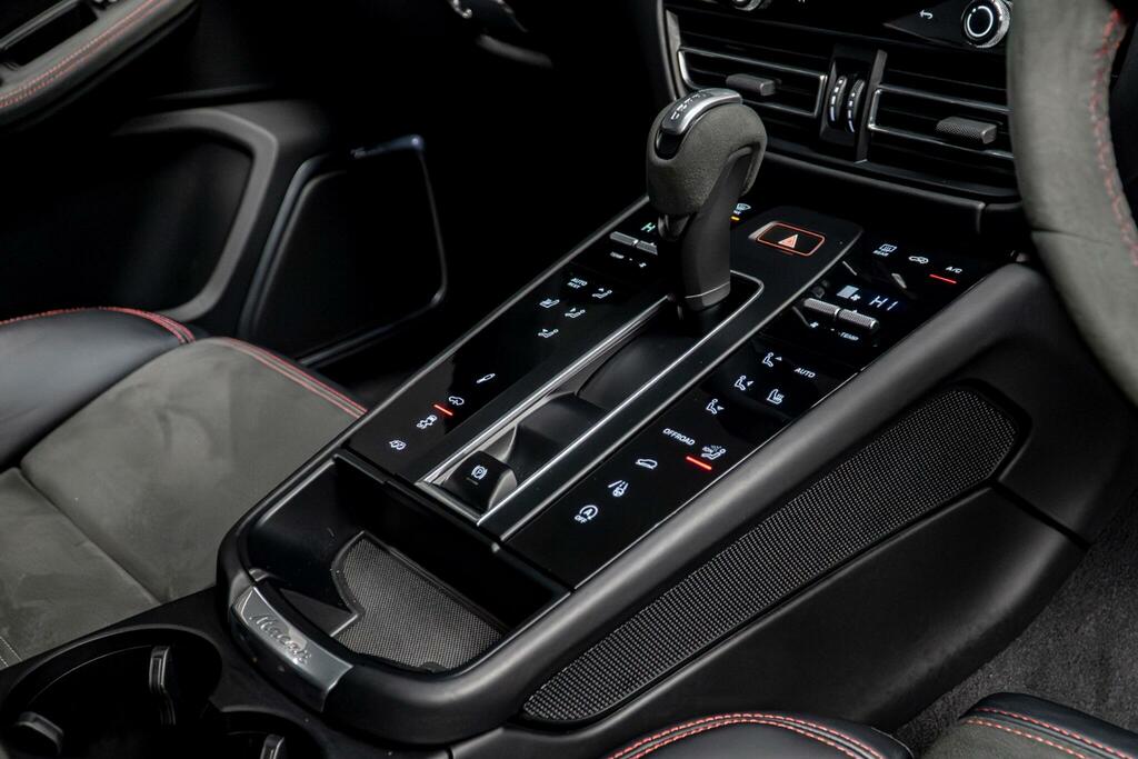 Porsche Macan T Pdk 1,984 cc  #34