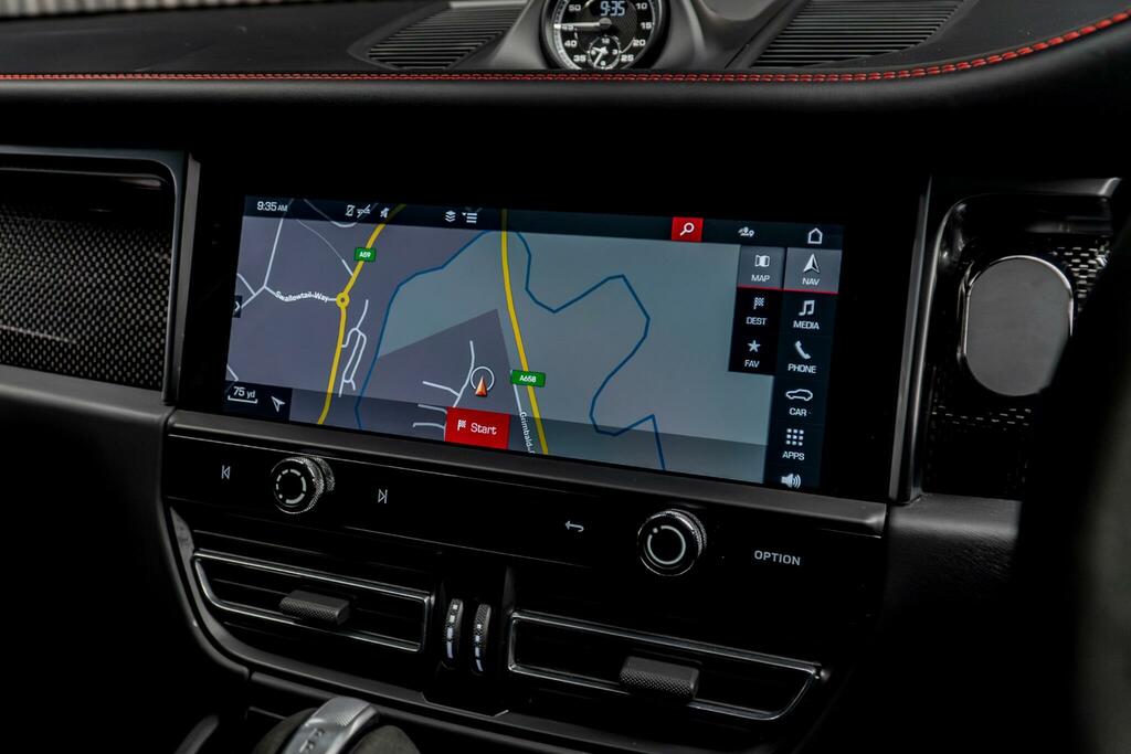 Porsche Macan T Pdk 1,984 cc  #24
