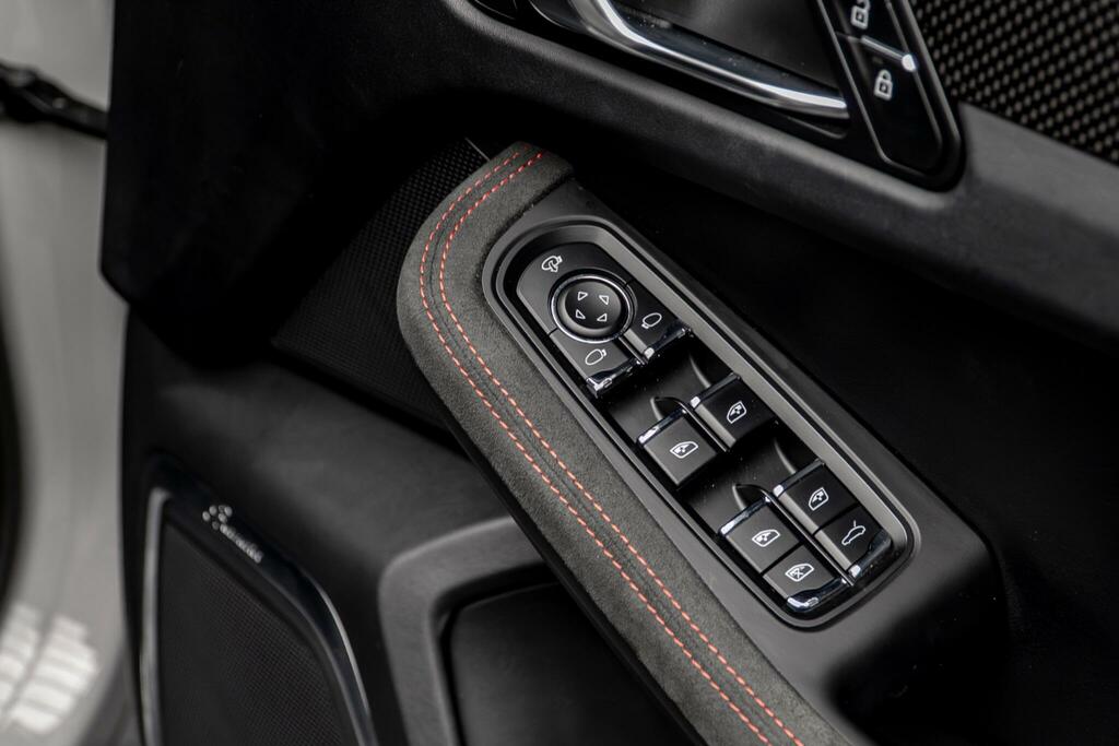 Porsche Macan T Pdk 1,984 cc  #32