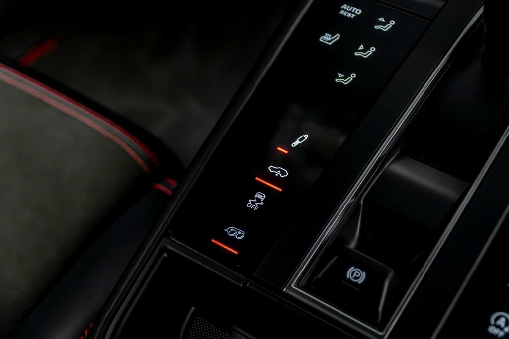 Porsche Macan T Pdk 1,984 cc  #42