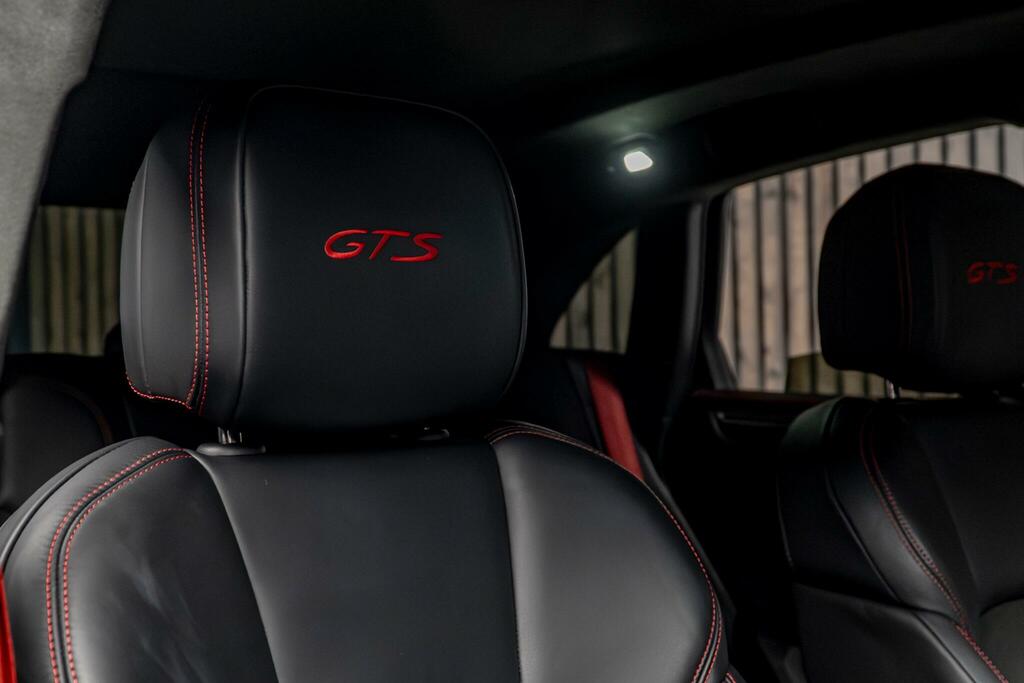 Porsche Macan T Pdk 1,984 cc  #37