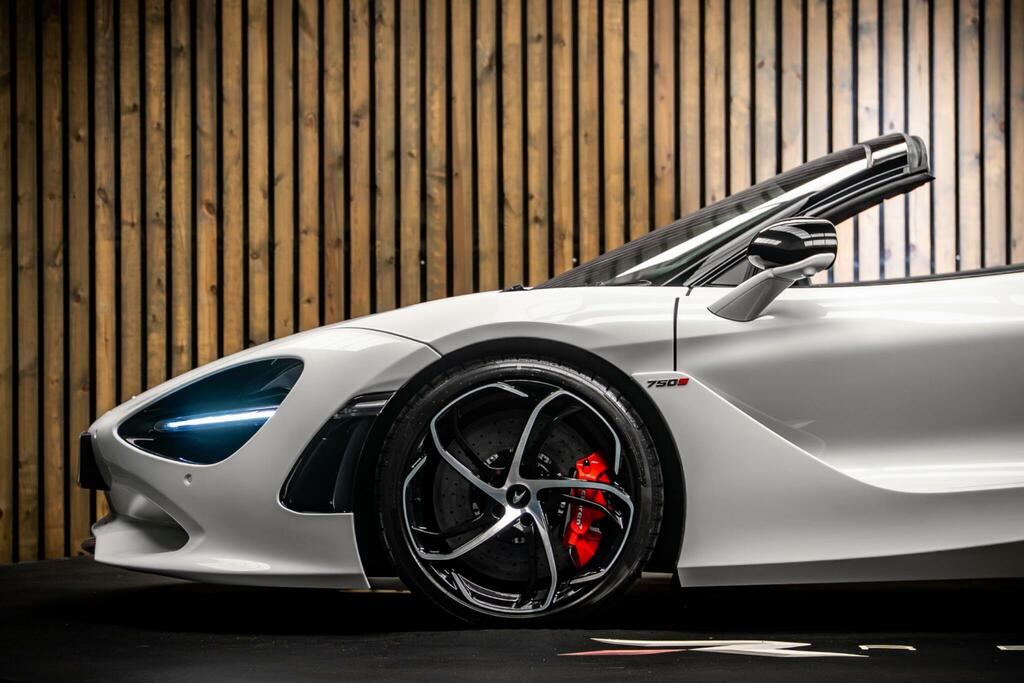 McLaren  V8 Performance Ssg Orange #9