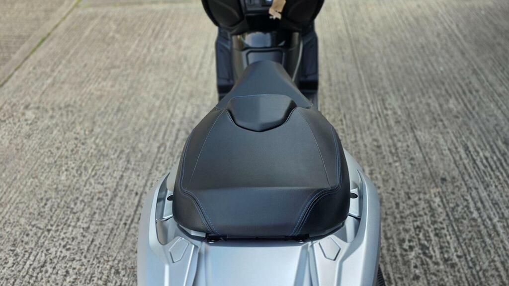 Suzuki  1.4 Boosterjet 48V Hybrid Motion - 2023 23 White #17