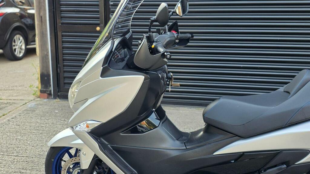 Suzuki  1.4 Boosterjet 48V Hybrid Motion - 2023 23 White #3