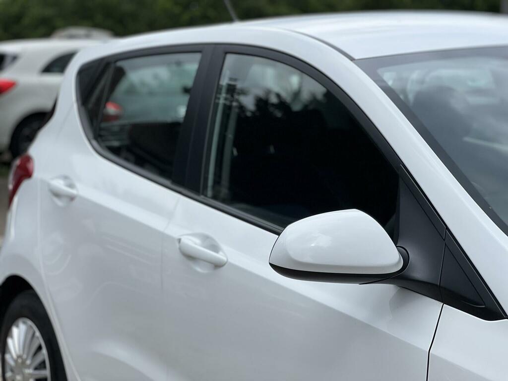 Hyundai I10 Se White #6