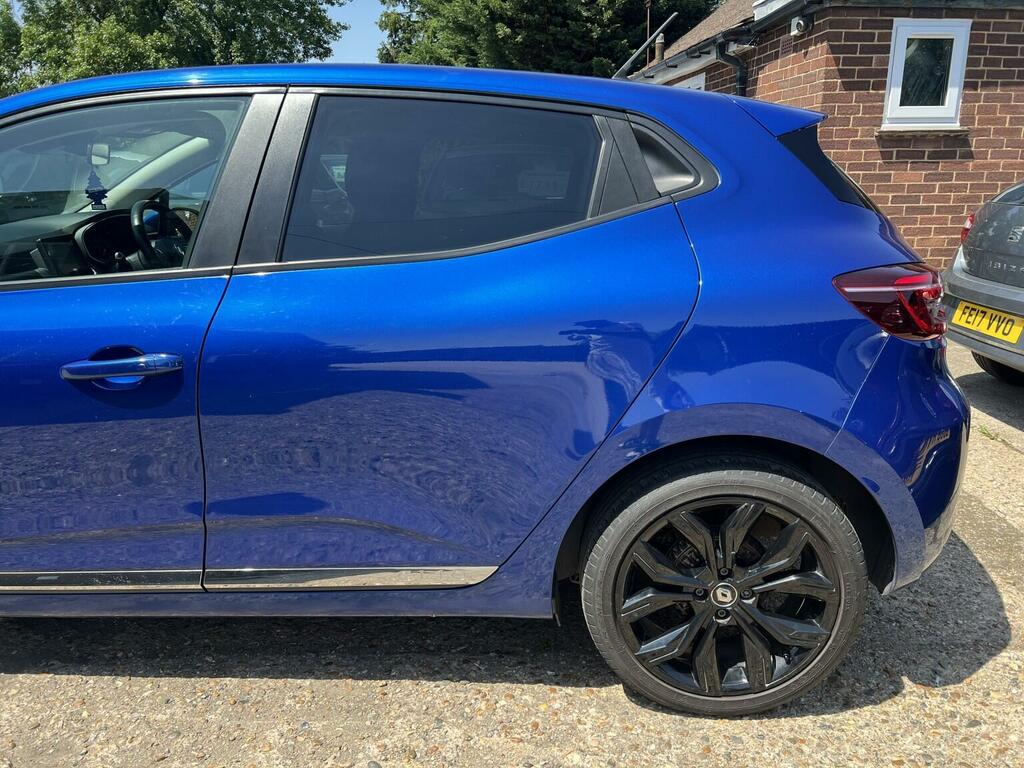 Renault Clio Hatchback White #30