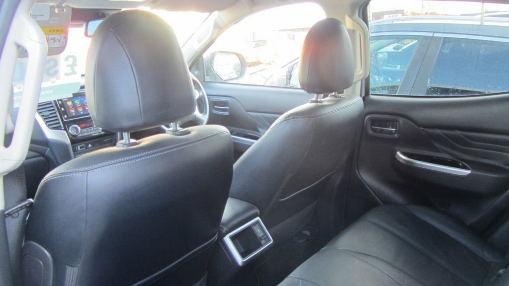 Mitsubishi L200 Double Cab Di-d 150 Barbarian 4Wd White #16