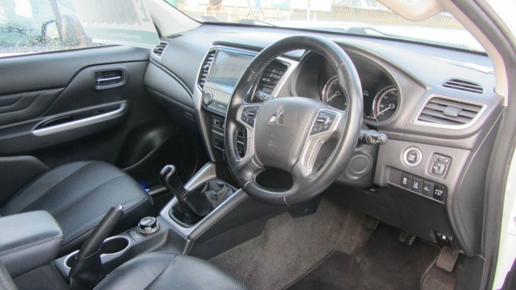 Mitsubishi L200 2.2L Dc Barbarian White #6