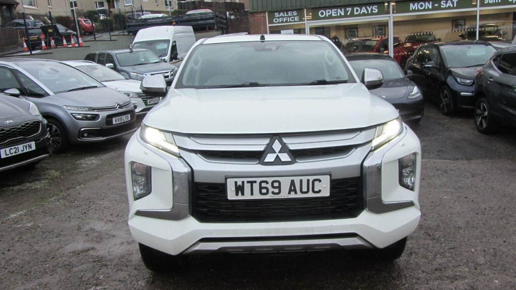 Mitsubishi L200 2.2L Dc Barbarian White #2